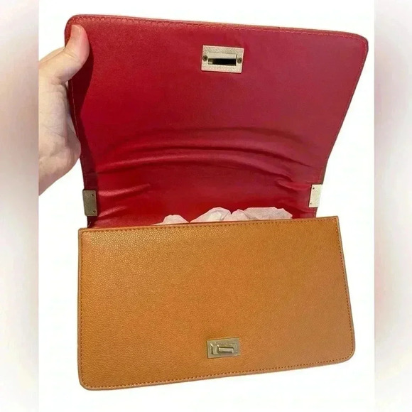 Cognac vegan leather V stitching bag gold tone chain strap. New without tags - Picture 4 of 10